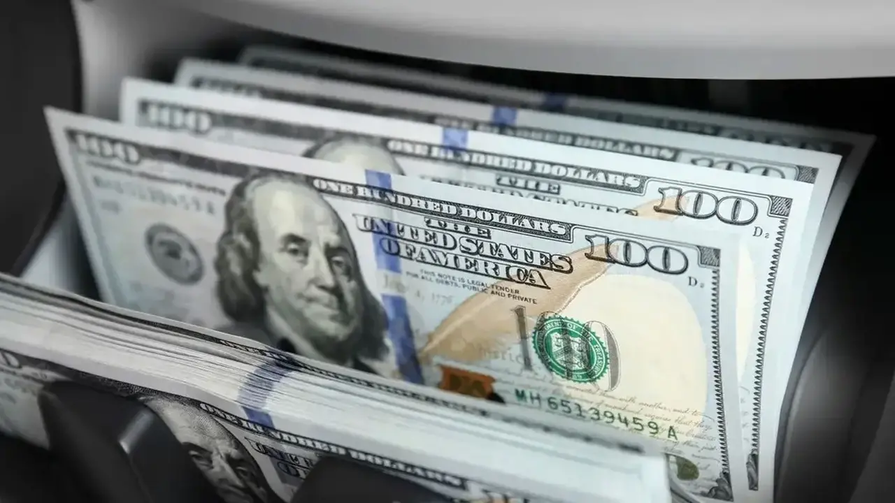 تحركات مفاجئة في سعر صرف الدولار مقابل الجنيه خلال تعاملات الخميس 26 فبراير